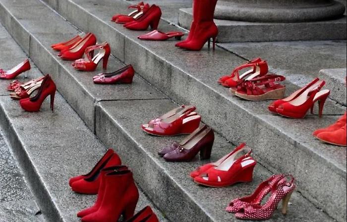 scarpe rosse violenza
