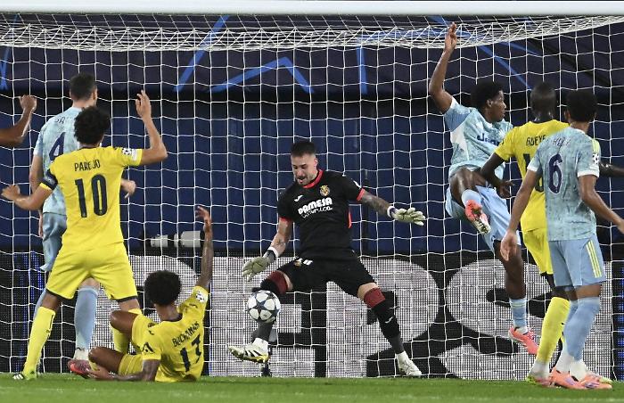 Juve "double face", primo tempo inguardabile, nella ripresa Gatti e Conceicao illudono, poi il Villareal trova il pari