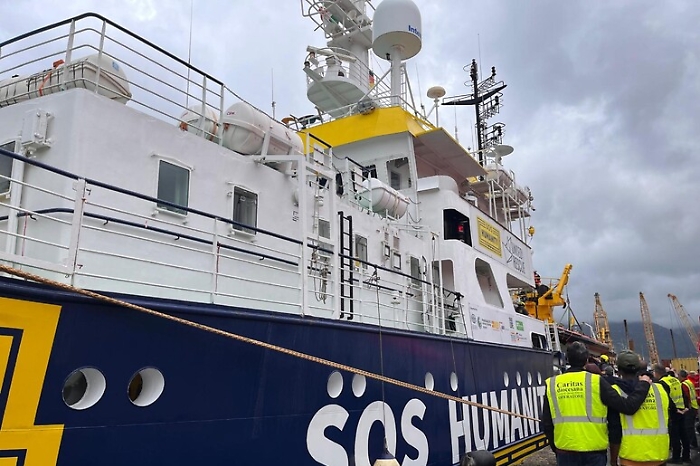 La Humanity 1 approderà a Porto Empedocle con 39 migranti e due salme, il porto di Bari escluso per assenza di cella frigorifera