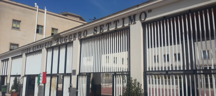 Restare umani: i docenti del Liceo Ruggero Settimo di Caltanissetta per una cultura di pace