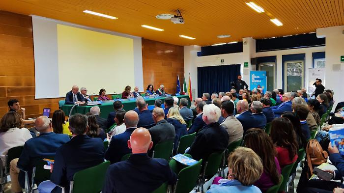 Ragusa, l'assessore regionale Turano in visita al Ferraris