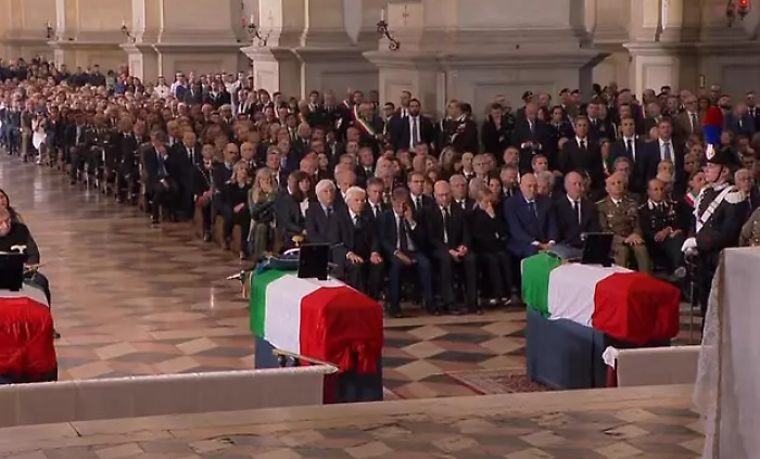 I funerali a Padova dei tre carabinieri morti nel Veronese, l'arcivescovo Saba: «Servire il prossimo, vincere il male»