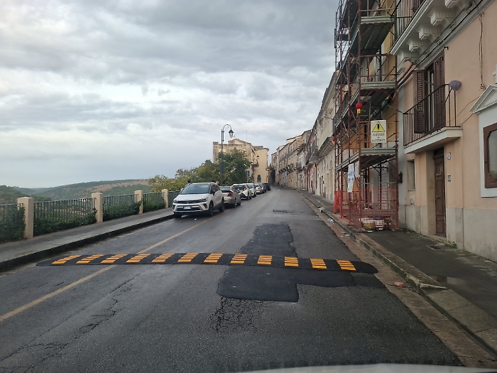 Sicurezza in via del Mercato a Ibla, Occhipinti: "Installati finalmente i dissuasori di velocità"