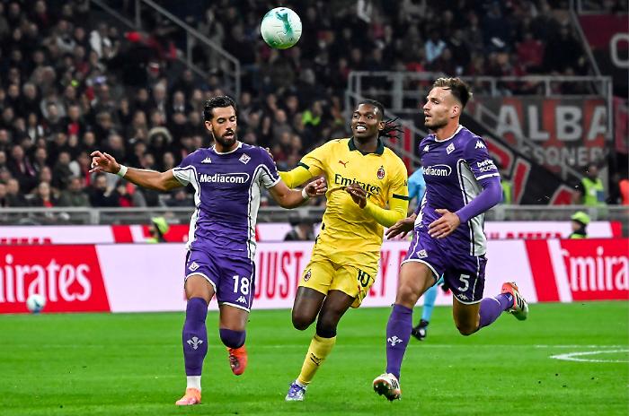 Il Milan batte la Fiorentina  2a 1 e diventa capolista in solitaria: doppietta di Leao