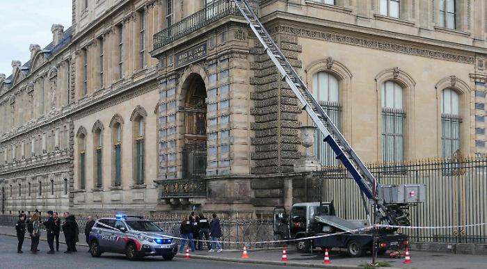 Furto al Louvre, ecco come sono stati scovati i due sospetti ladri. Ma ancora nessuna traccia dei gioielli