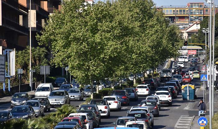 A Catania circonvallazione in tilt per un incidente all'alba