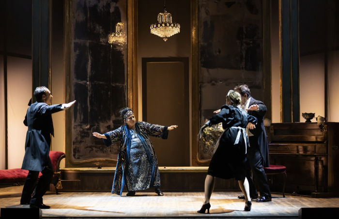 La stagione teatrale di Ragusa al via con "Magnifica presenza" di Ozpetek