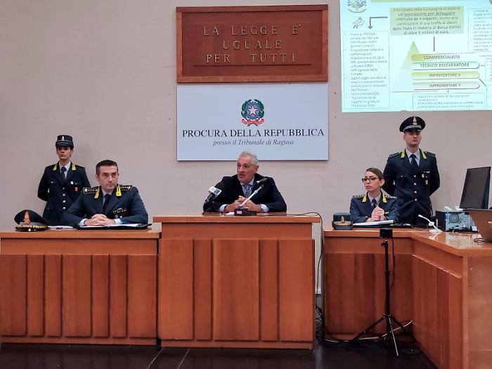 Truffa di bonus edilizi: ai domiciliari un commercialista di Modica e un ingegnere di Pozzallo oltre a due imprenditori locali