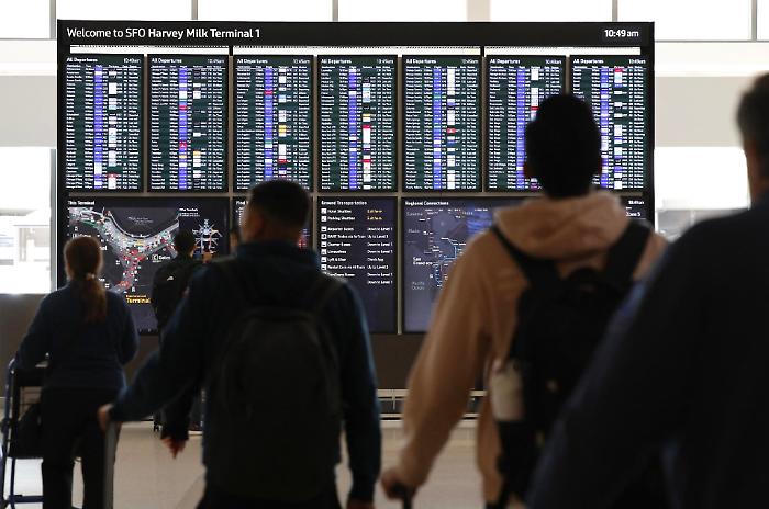 Usa, aumentano le cancellazioni dei voli a causa dello "shutdown" ora sono quasi mille