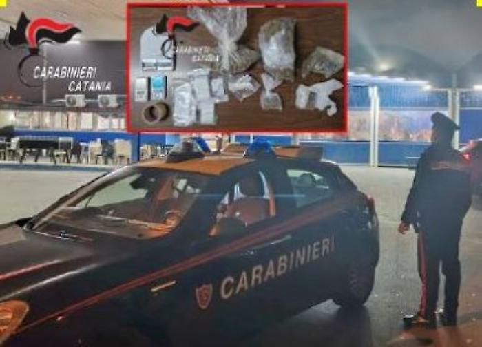 Il figlio del boss teneva la droga nel magazzino del fast food