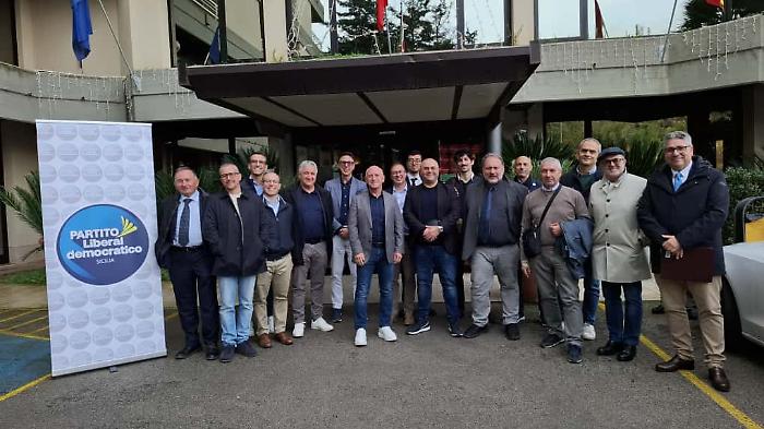 Partito liberaldemocratico al primo congresso in Sicilia, Salvo Liuzzo eletto segretario