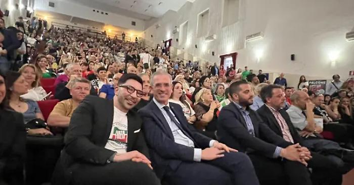 Il prode Pellegrino  diventa un caso in Forza Italia e risponde piccato: «Servivo quando portavo migliaia di voti...»