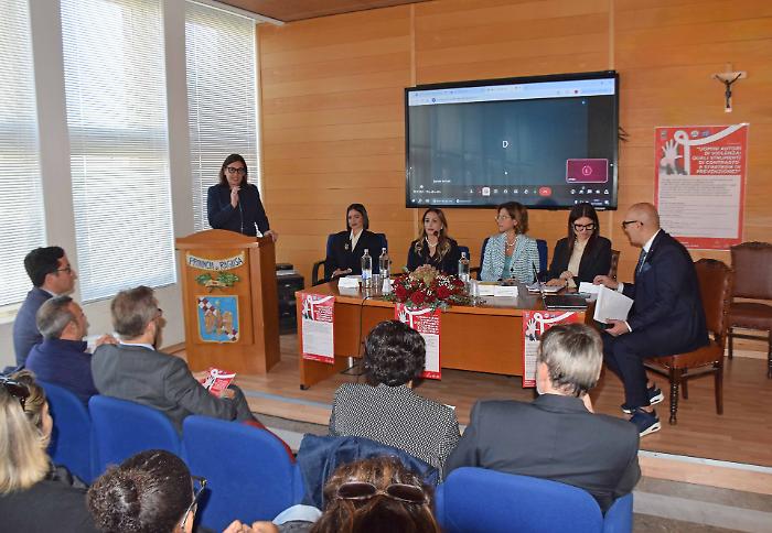 "Uomini autori di violenza", a Ragusa un convegno per fare il punto