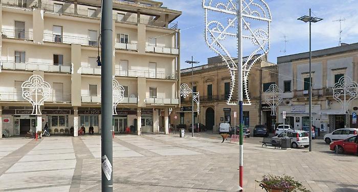 Bimbo di otto anni trovato morto in casa, il cadavere della madre scoperto in mare alcune ore fa: shock in Salento 