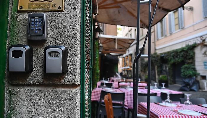 B&B e affitti brevi, torna l'obbligo del riconoscimento diretto: stop al self check in