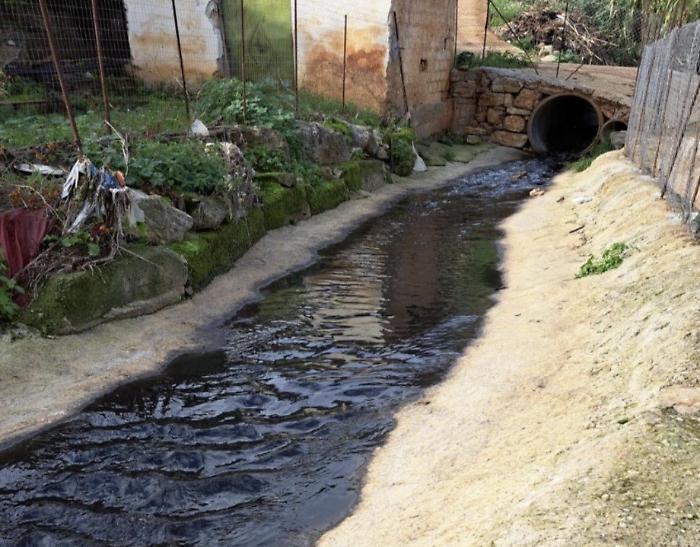 Inquinamento delle acque, denunce e sanzioni a tre oleifici che scaricavano in un fiume nel palermitano