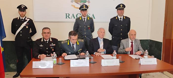 Modica e il rogo delle auto Gdf, arrestato un tunisino di 53 anni