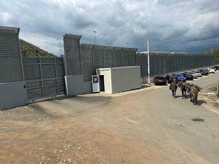 Hub di rimpatrio fuori dall&rsquo;Ue: la nuova frontiera che divide l&rsquo;Europa