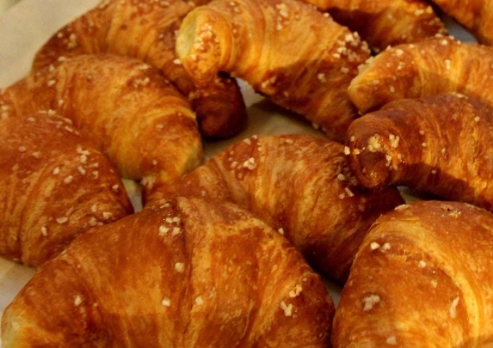 Assalto al furgone delle colazioni: rapinatore in fuga, due arresti tra Santa Venerina e Acireale