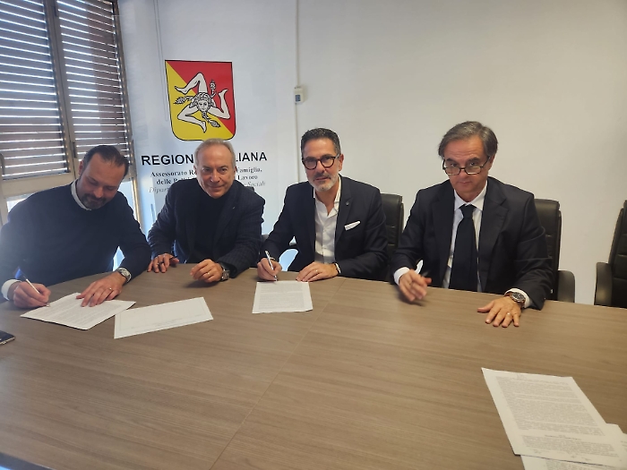 Regione Siciliana, firmato questa mattina il Ccrl 2022-2024 dell'area della dirigenza