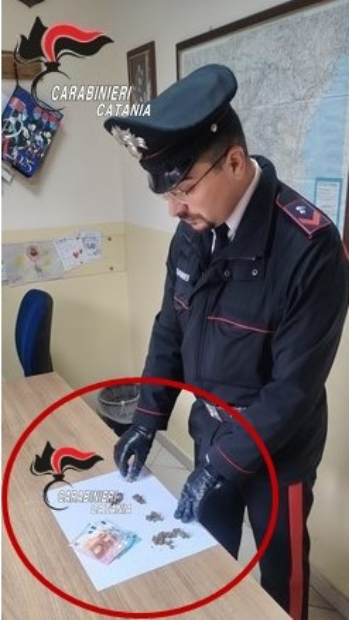 Spacciava "skunk" agli assistiti di una comunit&agrave; terapeutica: arrestato 27enne