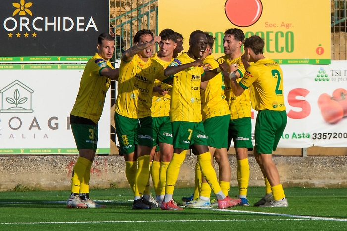 La festa dei giocatori del Niscemi