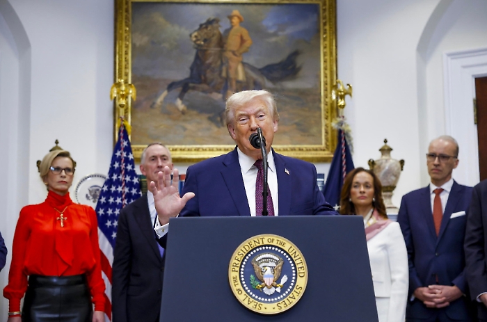 Trump a tutto campo: &laquo;La Groenlandia ci serve per la sicurezza, non per il petrolio&raquo;. E poi minaccia Maduro