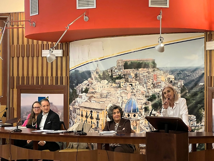 Ragusa ricorda Riccardo Roccella con un volume a "21 Lettere"