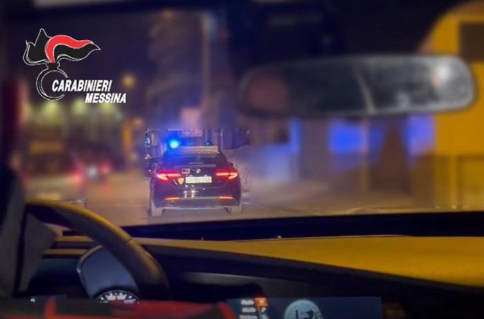 Spaccio in casa a Messina: arrestati padre e figlio