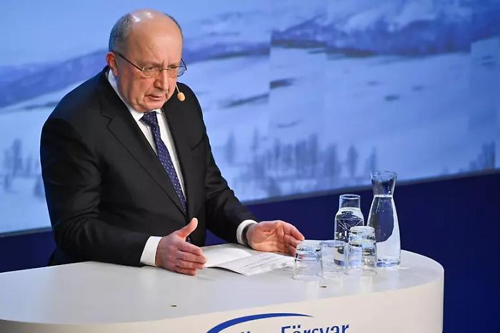 Ue, commissario Kubilius perentorio: &laquo;I tempi della pax americana sono finiti&raquo;