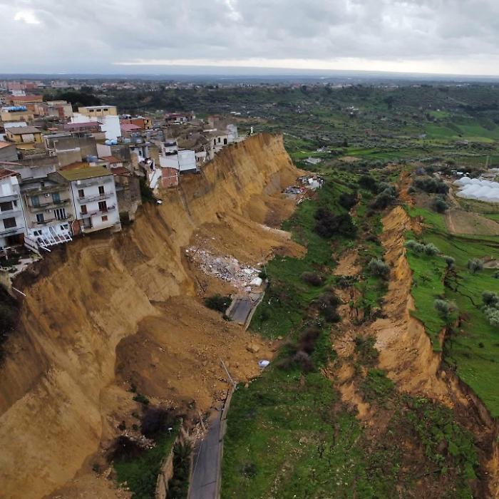 &laquo;La new town? Un'idea fallimentare, facciamo di Niscemi una citt&agrave; green senza costruire&raquo;. Lo studio di tre urbanisti per la rinascita