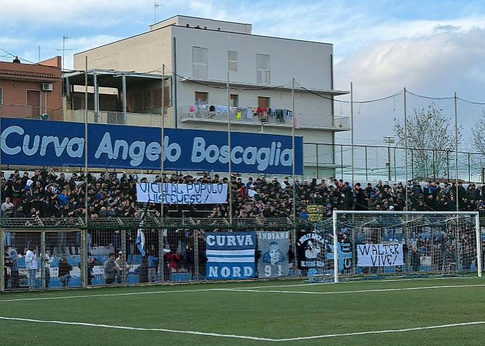 Striscione curva del Gela