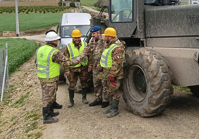 Niscemi prova a respirare: l'Esercito Italiano per riaprire le strade e proteggere la citt&agrave; dopo la frana
