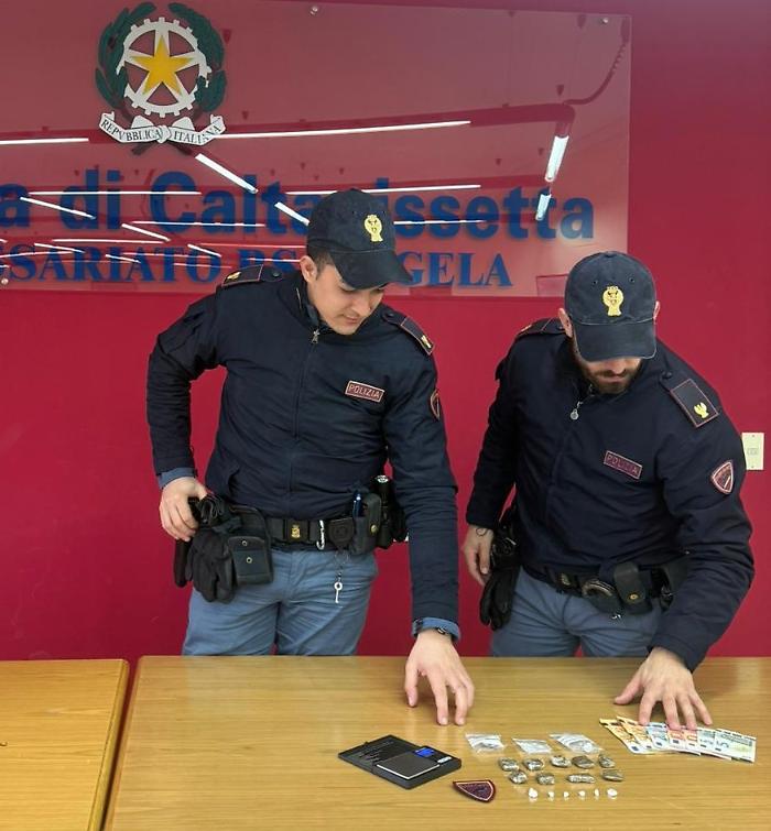 Droga pronta per lo spaccio, arrestato ventiseienne a Gela 