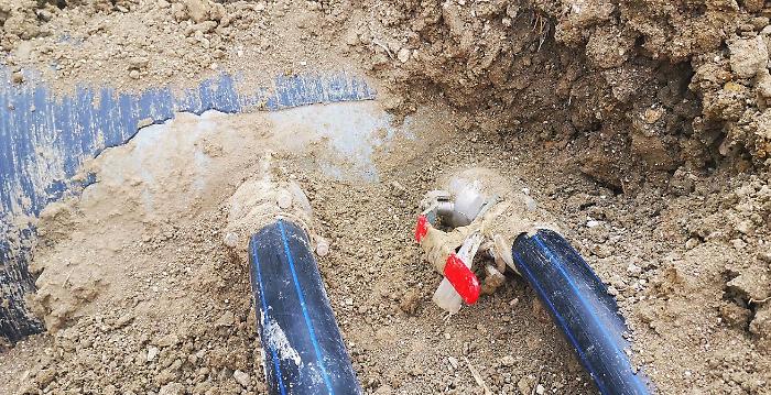 Sentenza storica: undici condanne per furti d'acqua e rete abusiva smantellata