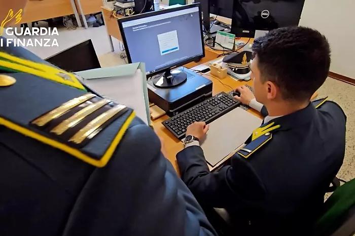 Imprenditore di Adrano era la mente di una maxi frode sul gasolio: cinque indagati e sequestri per 235.000 euro