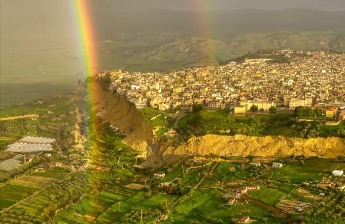 Niscemi riparte: il prefetto Fabio Ciciliano rassicura su fondi, ristori e monitoraggio fino al 2027