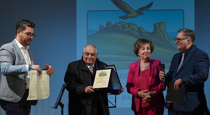 "Serra del Falco" premia quattro eccellenze locali: don Vincenzo Sorce (alla memoria), Giuseppe Di Forti, mons. Antonino Migliore e Angelo Rizzo