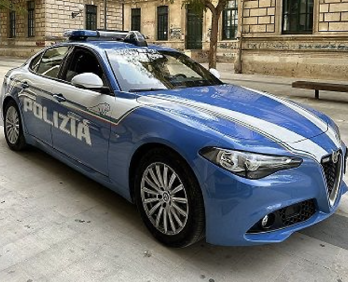 Vittoria, arrestato un 23enne per spaccio e detenzione di armi