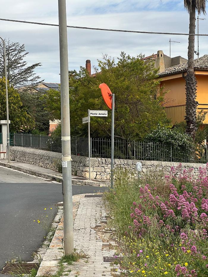 Via della Costituzione a Ragusa, Zagami: "Quel marciapiede &egrave; pericoloso per la pubblica incolumit&agrave;"