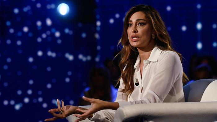 Belen Rodriguez indagata per omissione di soccorso dopo due incidenti a Milano