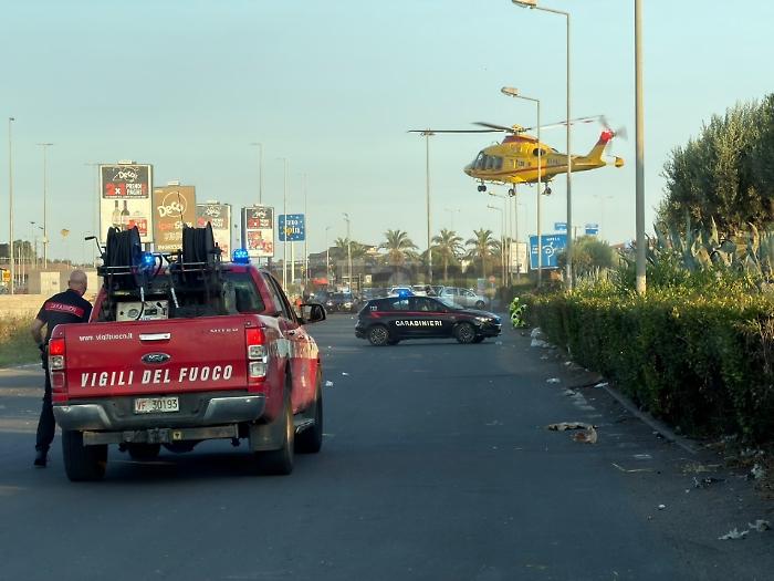 Belpasso, pedone travolto da un furgone lungo la strada che costeggia Etnapolis 