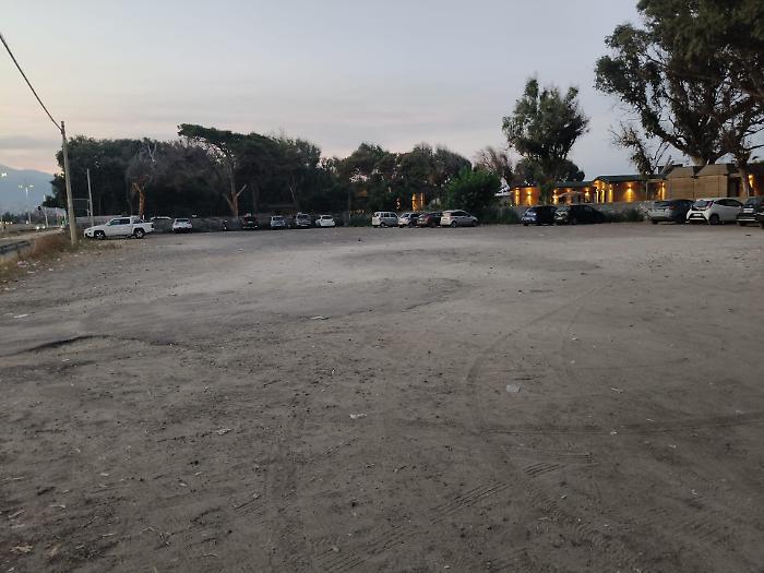 Nuovo parcheggio gratuito alla Plaia di Catania: 200 posti con "l'aiuto" dei privati. &laquo;Segnalate i parcheggiatori abusivi&raquo;
