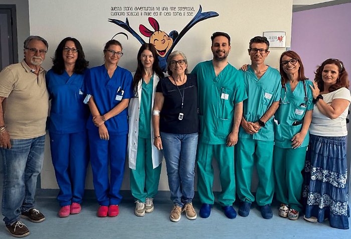 Dopo 14 anni, torna a respirare senza la bombola di ossigeno: intervento riuscito su una catanese di 69 anni