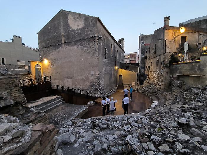La Fondazione Taormina Arte Sicilia illumina il Teatro Odeon: nuova luce sul sito archeologico nel cuore della citt&agrave;
