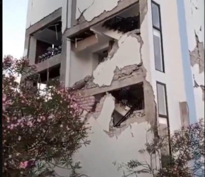 Magnitudo 7.7 scuote l'Indonesia: &egrave; corsa contro il tempo per rintracciare 700 italiani a Flores