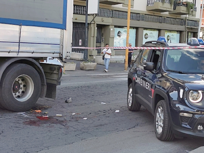 Morto il 90enne investito da un mezzo pesante in corso Italia