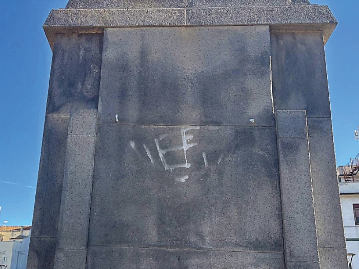 Rubata la lapide con i nomi dei soldati morti in guerra