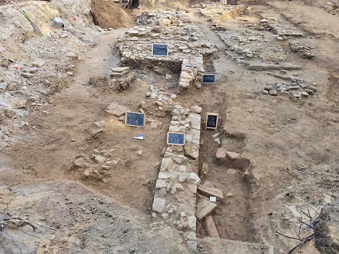 Gela, trovano la luce nuovi muri greci: tra i reperti una grattugia all’Orto Fontanelle