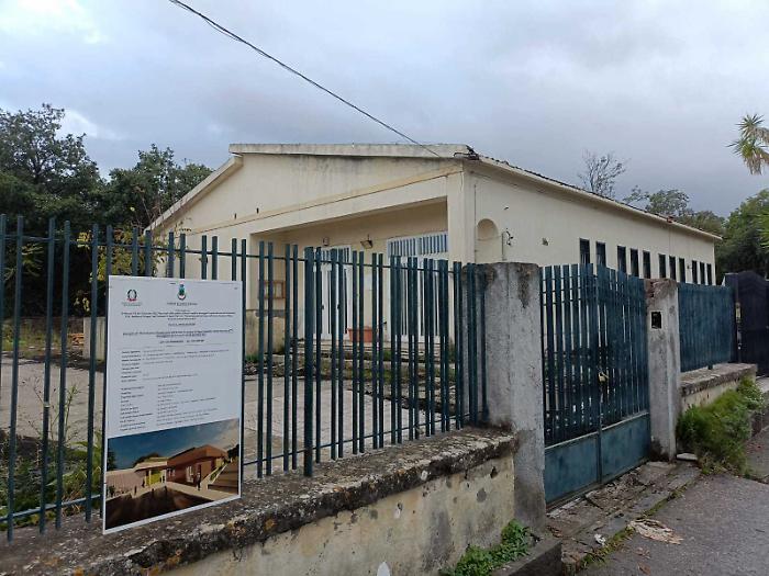 Sarà ricostruita in legno la scuola dell’Infanzia nella frazione Cosentini 